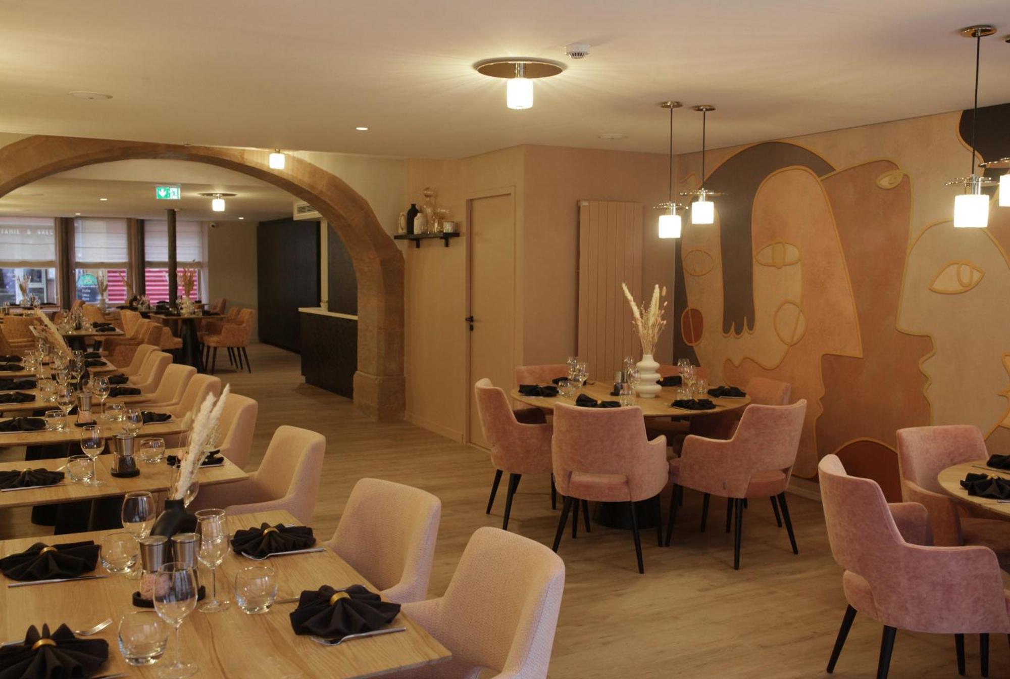 Hotel-Restaurant St-Christophe ベルフォール エクステリア 写真